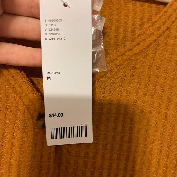 Blouse from Urban Outfitters never worn. - Picture 3 of 3